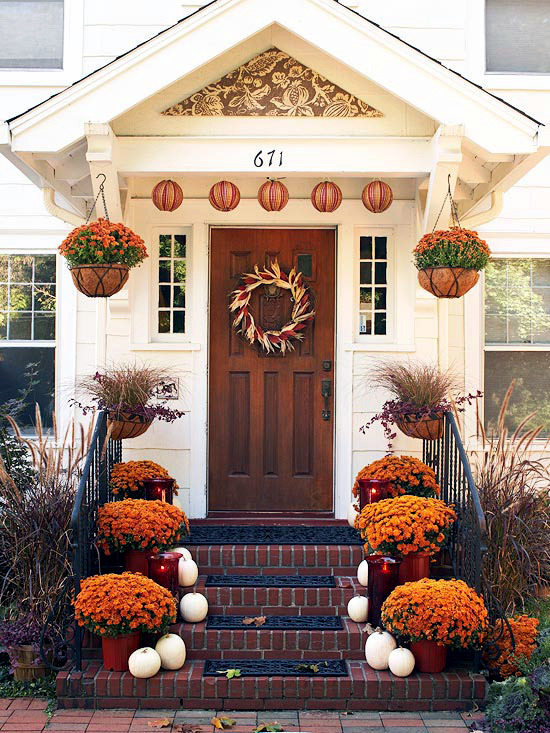 Welcoming Fall: Elevate Your Home’s Curb Appeal with Cozy Autumn Front Porch Ideas