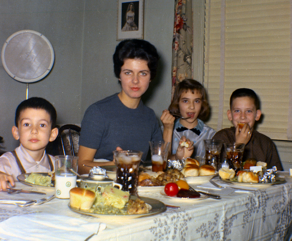 Home Frame Pro's St. Louis: Reliving 1950s Casual Dining Comfort