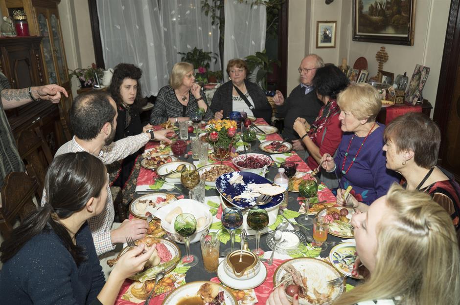 St. Louis Thanksgiving Glam: Home Frame Pro's 1980s Opulent Scenes