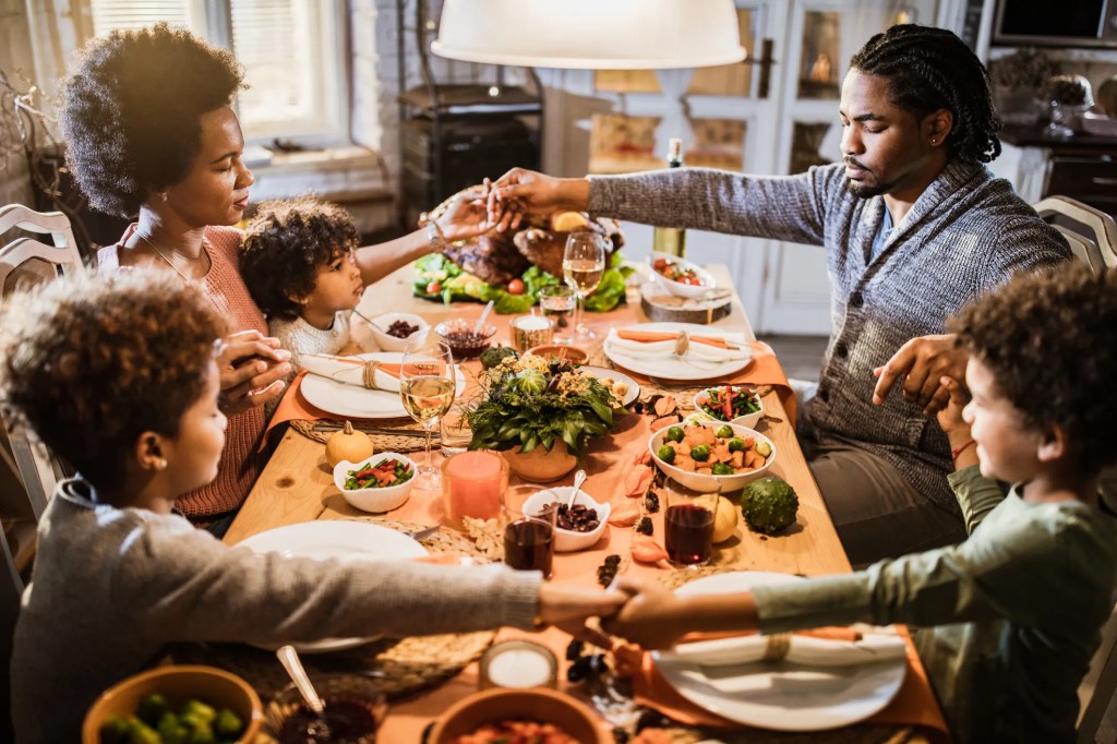 Home Frame Pro Captures St. Louis: 2000s Thanksgiving Versatility