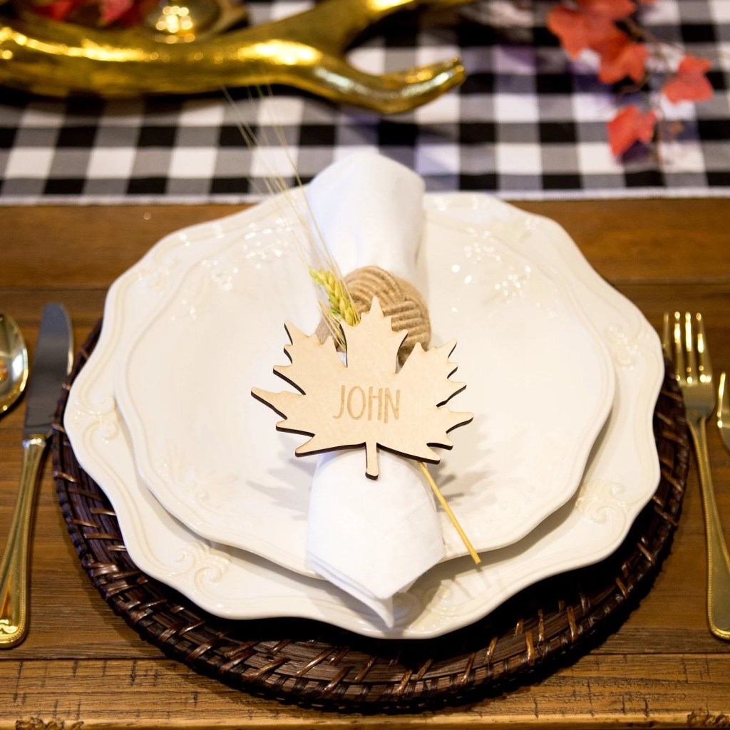 Thoughtful Touches: Home Frame Pro's St. Louis Homes with Personalized Place Cards