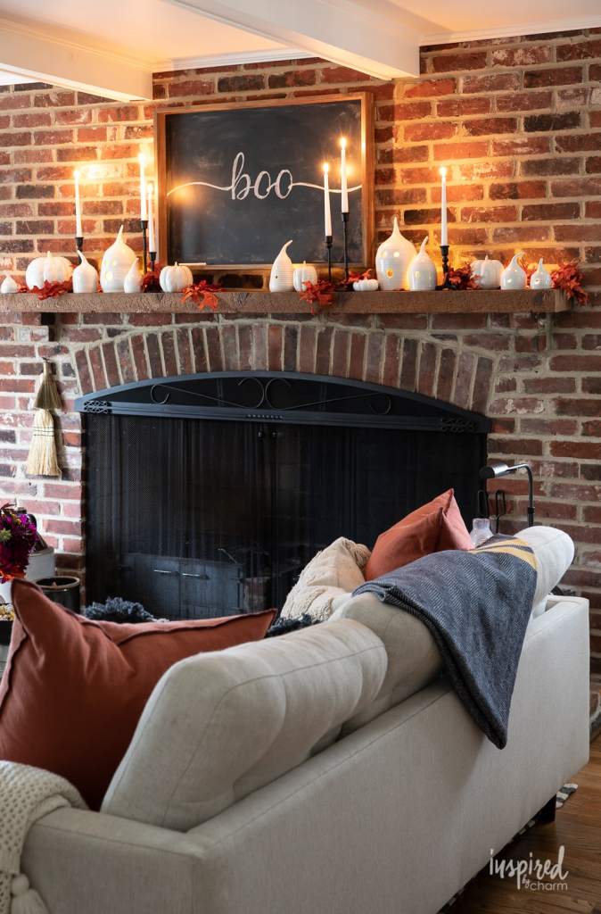 Create Cozy Vibes: Home Frame Pro's St. Louis Collection and Ambient Glow